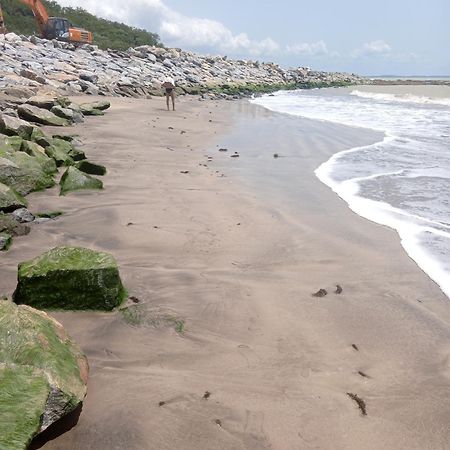 Abuesi Beach Resort Sekondi-Takoradi Luaran gambar